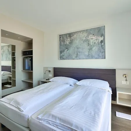 Luna Garni Hotel 3*