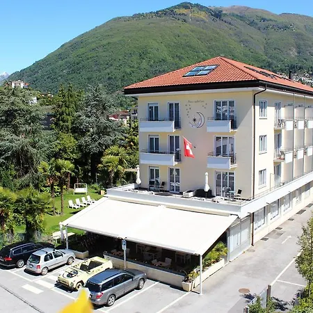Luna Garni Hotel 3*